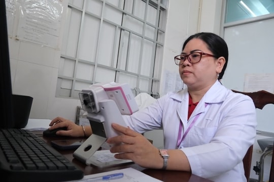 Mỗi bác sĩ, viên chức ngành y tế được nhận 10.000.000 đồng/tháng, chi tiết nhóm đối tượng, khi nào hưởng và hiệu lực tại địa phương nào?