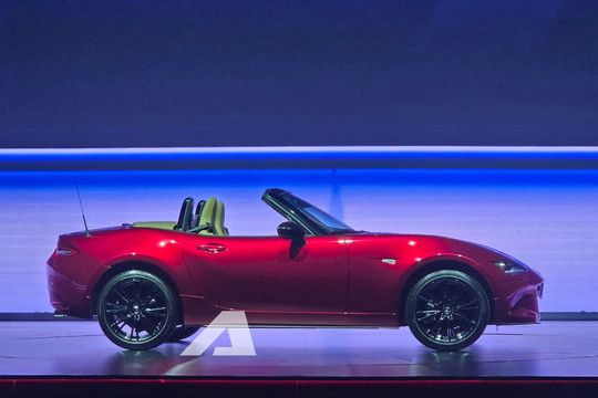 'Nàng thơ' xe thể thao Mazda MX-5 ra mắt Việt Nam, chuẩn hàng hiếm: Mui trần 181 mã lực, giá hơn 1,3 tỷ