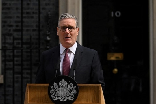 Thủ tướng Anh Keir Starmer nghẹn ngào thông báo từ chức