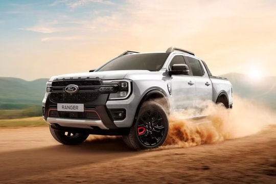Nước ngấm làm liệt gạt mưa, hàng trăm chủ xe Ford Everest và Ranger tại Việt Nam cần lưu ý