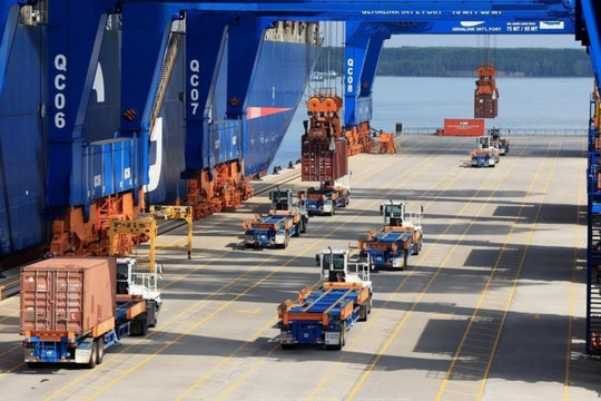 Bất chấp Mỹ nhắm áp thuế 12,5% với hàng Việt, UOB bất ngờ ghi nhận 85% doanh nghiệp vẫn giữ tâm lý kinh doanh tích cực