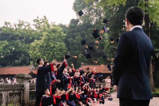 Hai lớp có 100% học sinh trúng tuyển vào các trường chuyên ở Hà Nội: Một lớp đạt 102 lượt đỗ, lớp còn lại có toàn bộ học sinh đỗ chuyên Toán - Tin