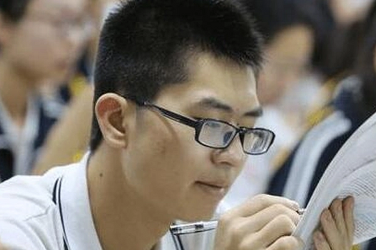 'Thần đồng' từng khiến cả làng ngưỡng mộ nhờ thành tích học tập khủng, đang du học bỗng 'bặt vô âm tín', 14 năm sau được tìm thấy trong hoàn cảnh éo le
