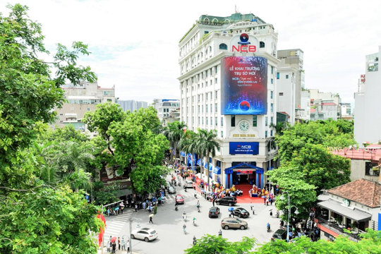 Cổ phiếu một ngân hàng bất ngờ nổi sóng