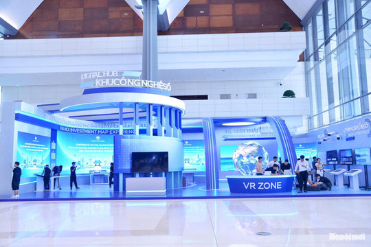 Hôm nay (29/6), người dân chính thức được tận mắt ngắm Hà Nội 100 năm nữa qua siêu sa bàn khổng lồ
