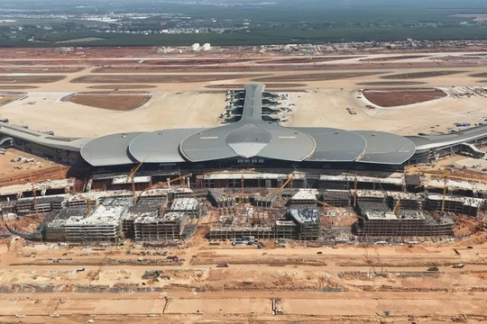 Siêu sân bay 16 tỷ USD lớn nhất Việt Nam hút các hãng hàng không trước ngày lịch sử