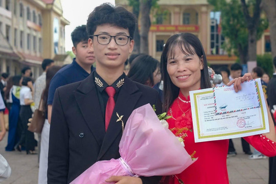 Thủ khoa duy nhất toàn quốc khối A00 đạt điểm tuyệt đối 30/30: Xuất thân từ gia đình thuần nông, không học trường chuyên