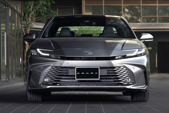 Mẫu sedan từng 'làm mưa làm gió' tại Việt Nam chỉ còn bán bản hybrid, giá giảm tới 140 triệu đồng