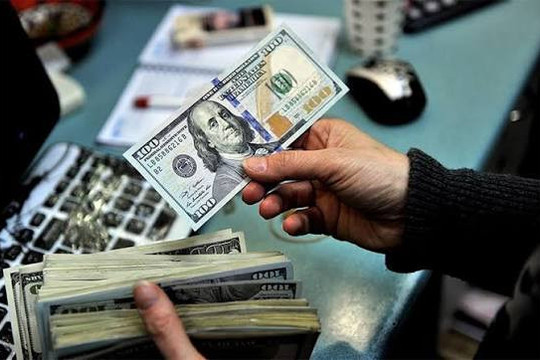 Tỷ giá hôm nay 2/7: Tỷ giá trung tâm giảm, USD tại ngân hàng đồng loạt đi xuống