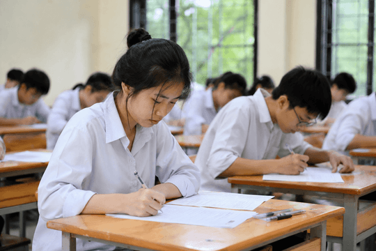 Bộ GD&ĐT, công an vào cuộc xác minh 299 học sinh THPT chuyên Tuyên Quang đạt điểm 9, 10 Toán tốt nghiệp