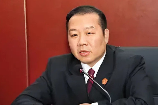 Đề nghị truy tố, tịch thu toàn bộ tài sản bất chính, hủy bỏ chế độ hưu trí của nguyên Thẩm phán Tòa án nhân dân cấp cao SN 1962 của Trung Quốc