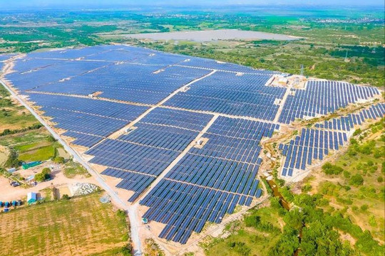Việt Nam sắp có thêm 2 nhà máy điện mặt trời hơn 5.700 tỷ đồng, mỗi năm bổ sung 540 triệu kWh điện sạch