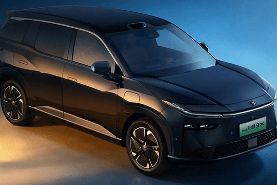 Toyota đã thay đổi, mẫu SUV giá chỉ 450 triệu đồng: Ngoại thất 'blacked-out' cá tính, nội thất 11 loa xập xình, khác gia đình trẻ sẽ thích