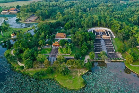 Hoàng hậu duy nhất của triều Nguyễn được chôn cạnh vua: Xuất thân trong gia đình danh giá, 20 năm theo chồng bôn ba