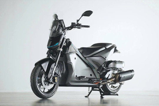 Yamaha phát triển xe ga hybrid mới với hai mô-tơ điện, có thể chạy hoàn toàn bằng điện