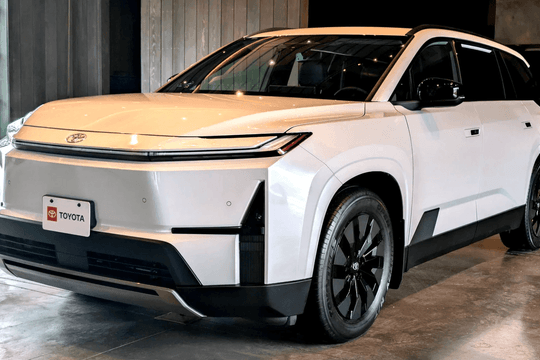 Toyota bất ngờ lùi Highlander EV, nhưng động thái với bản xăng mới là điều đáng chú ý