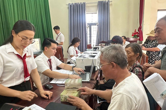 Một xã hoàn tất đợt bồi thường lớn nhất từ trước đến nay tại dự án của Vingroup, 300 hộ dân nhận về 320 tỷ đồng