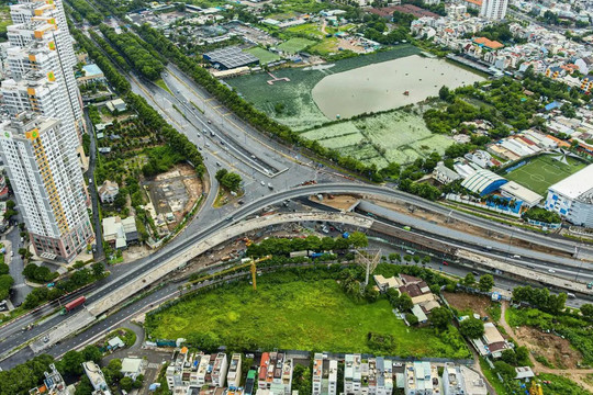 Chỉ 15 ngày nữa, một nhánh cầu vượt trên nút giao 3 tầng lớn nhất TP. HCM sẽ chính thức thông xe