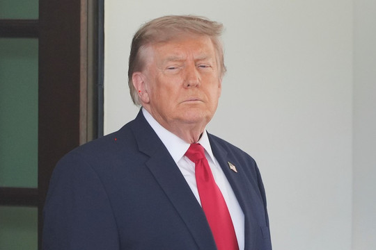 24 giờ chạy đua nghẹt thở sau tuyên bố choáng váng của Tổng thống Mỹ Trump