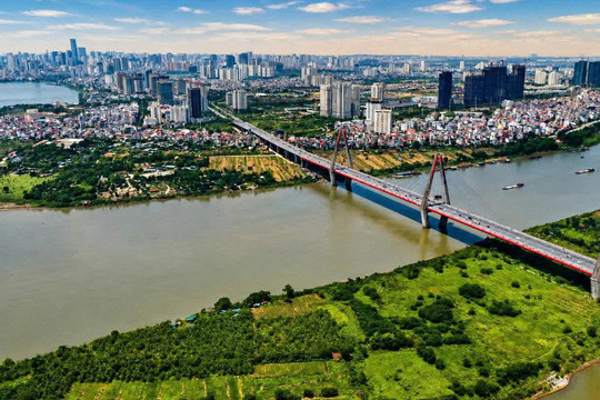 Hà Nội dự kiến triển khai 10 cảng hàng hóa và 1 cảng hành khách dọc sông Hồng trong năm 2026
