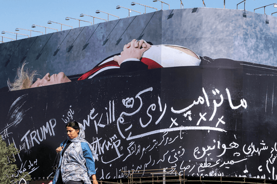 Iran tuyên bố eo biển Hormuz là 'lằn ranh đỏ', cảnh báo đáp trả nếu Mỹ tấn công