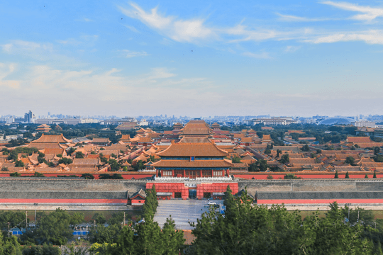 Huy động 1.000.000 nhân công, làm việc hàng nghìn ngày để xây công trình rộng 720.000m² với hơn 9.000 căn phòng, đồ sộ bậc nhất lịch sử Trung Quốc