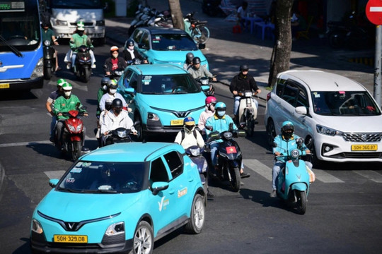 Không thể liên hệ trực tiếp, hãng taxi của tỷ phú Phạm Nhật Vượng buộc phải công khai thông tin liên quan đến nhóm khách hàng sau
