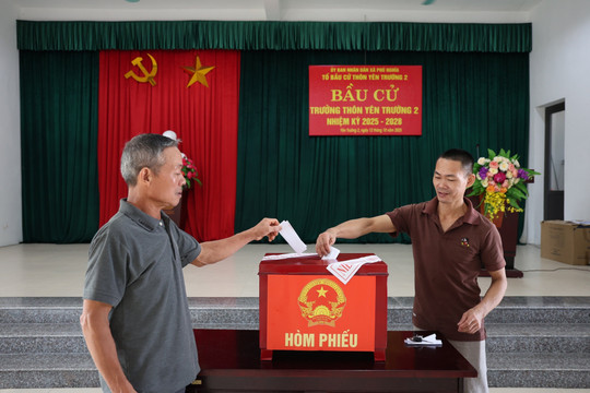 Sự thật về mức phụ cấp hơn 20.000.000 đồng/tháng của trưởng thôn, tổ trưởng dân phố