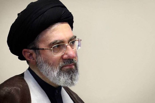 Lãnh tụ Tối cao Iran: Chữ ký của ông Trump ‘vô giá trị’