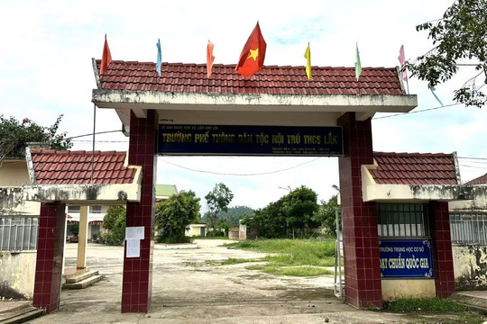 Khởi kiện cựu Hiệu trưởng chiếm gần 500m² đất trường, về hưu 15 năm vẫn không trả