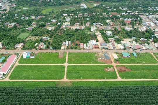 Một tỉnh miền Trung - Tây Nguyên ghi nhận hơn 23.000 giao dịch đất nền với tổng giá trị gần 6.000 tỷ chỉ trong 3 tháng: Chuyện gì đang xảy ra?