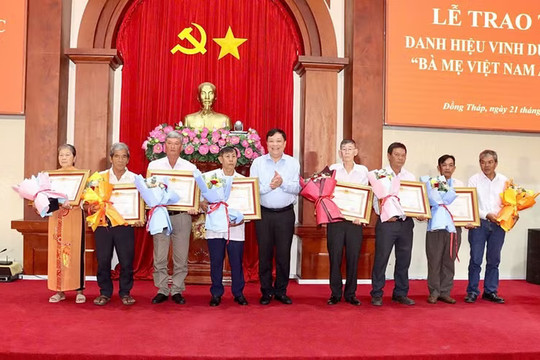 Phong tặng danh hiệu vinh dự Nhà nước Bà mẹ Việt Nam Anh hùng cho mẹ Phạm Thị Kiên
