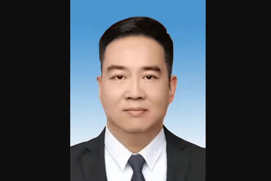 Cách chức, tịch thu tài sản, khai trừ khỏi Đảng đối với nguyên Ủy viên Ban Thường vụ Thành ủy, nguyên Chánh Văn phòng Thành ủy SN 1974 tại Trung Quốc