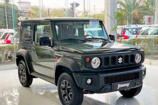 SUV từng khiến khách phải mua 'bia kèm lạc' nay giảm tới 120 triệu đồng vì quá ế