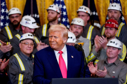 Giá điện tại Mỹ tăng 18%: Lời hứa giảm 50% tiền điện của ông Trump đi về đâu?