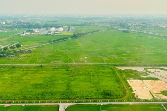 Một doanh nghiệp bất động sản sàn HoSE báo lãi quý II/2026 giảm 99%