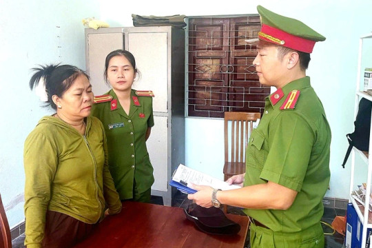 Bắt tạm giam thầy bói Phạm Thị Phượng