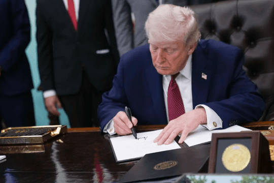 Ông Trump tung đòn thuế mới