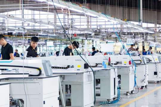 Cổ phiếu doanh nghiệp dệt may tiếp tục 'mò đáy' bất chấp báo lãi kỷ lục trong quý II/2026
