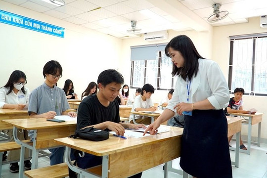 Khoảng 11.000 hiệu trưởng, hiệu phó sắp trở lại làm giáo viên sau cuộc 'đại phẫu' giáo dục