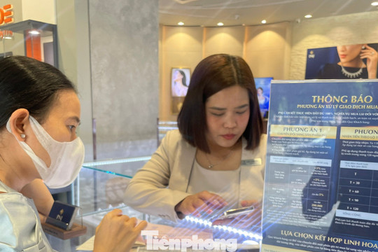 Khổ như đi bán kim cương: Người giàu cũng khóc!