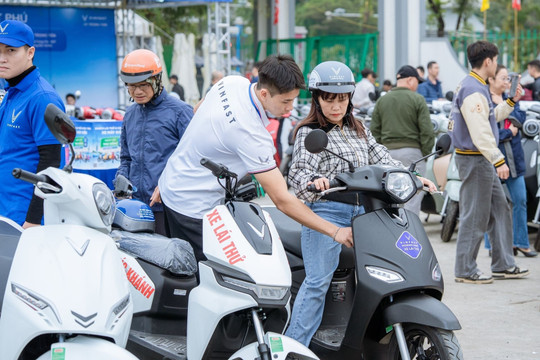 Honda vẫn là 'vua' xe máy, VinFast tiếp tục 'xưng vương' ở xe máy điện