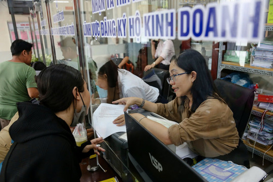 Doanh thu 80 tỷ nhưng chỉ khai 3 tỷ, hộ kinh doanh lo bị truy thu: Chuyên gia nói gì?