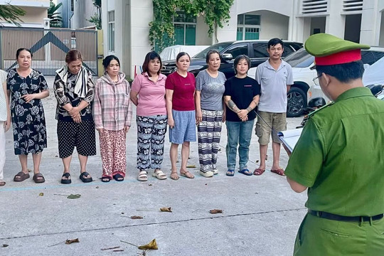 Khám xét khẩn cấp 6 địa điểm, tịch thu 1 sổ tiết kiệm 500 triệu, 10 điện thoại, 4 máy tính cùng lượng lớn tiền mặt, ngoại tệ và tài liệu quan trọng: Triệu tập 27 người