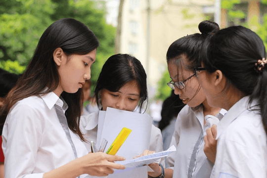 Điểm chuẩn đại học năm 2026 được dự báo giảm, Đại học Kinh tế Quốc dân lấy từ 23 điểm