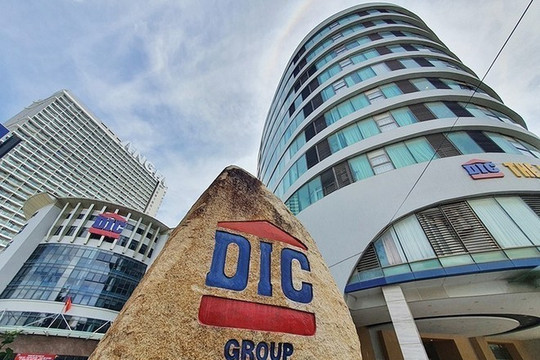 Giữa lúc gia đình Chủ tịch liên tục bị bán giải chấp, DIC Corp cập nhật thông tin quan trọng tới cổ đông