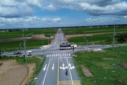 Chính thức thông xe đoạn đường 15km chạy dọc dòng sông quan trọng của ĐBSCL