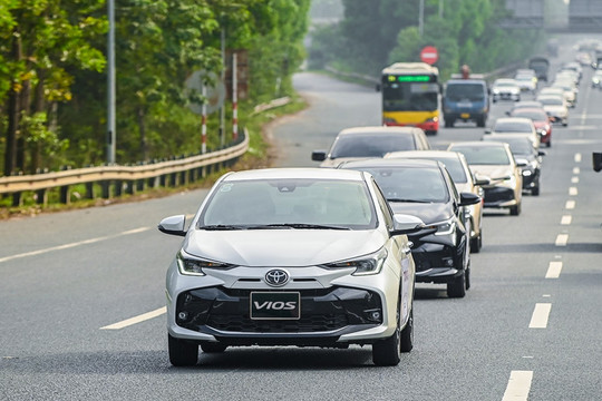 Toyota Vios bất ngờ giảm hơn 54 triệu đồng dù đang bán chạy nhất, quyết giữ ngôi vương sedan hạng B
