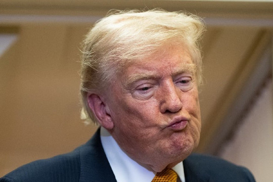 Tổng thống Trump: Mỹ đủ vũ khí cho chiến sự với Iran