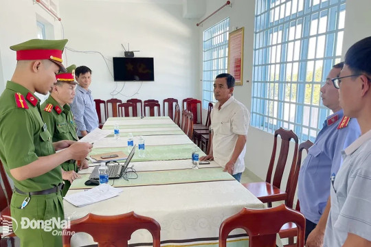 Truy tố vợ chồng cựu Chủ tịch xã Nguyễn Tiến Dũng